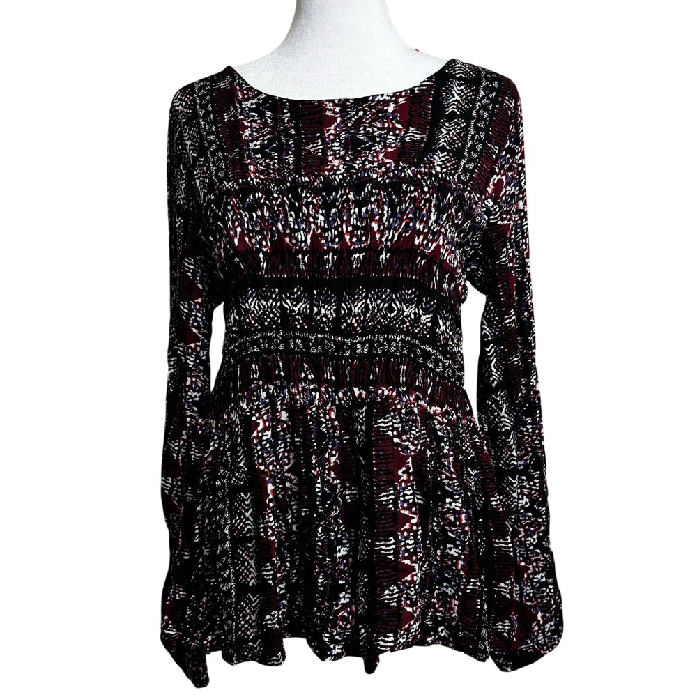 Kendall + Kylie Long‎ Sleeve Woman's Blouse Size M Red and Black Geometric NWT
